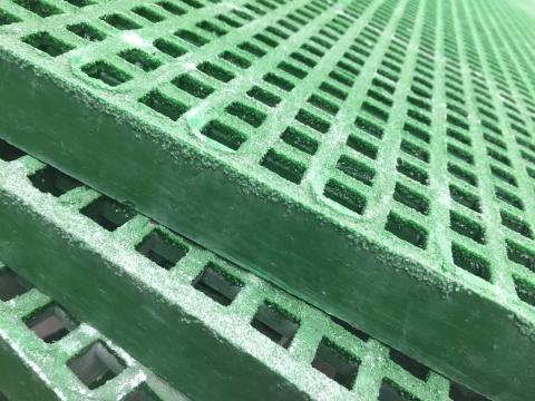 PLAQUE CAILLEBOTIS VERT 3660x1220 EP 50 MAILLE 50x50